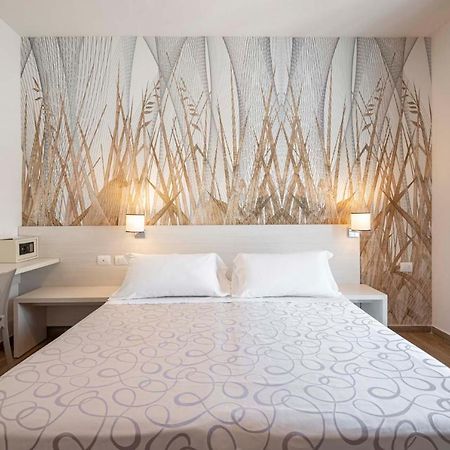 Hotel La Pineta Фоллоника Экстерьер фото
