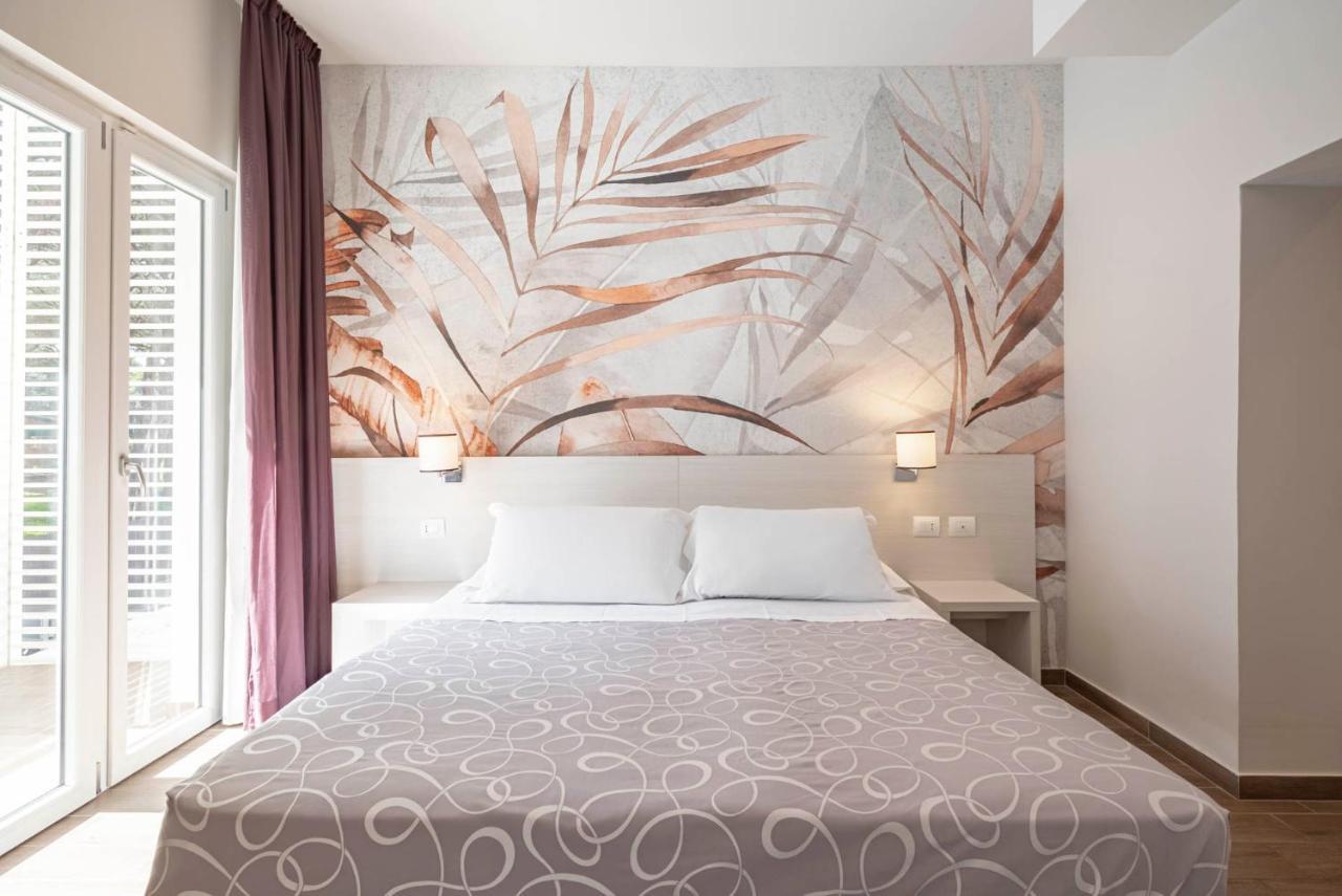 Hotel La Pineta Фоллоника Экстерьер фото