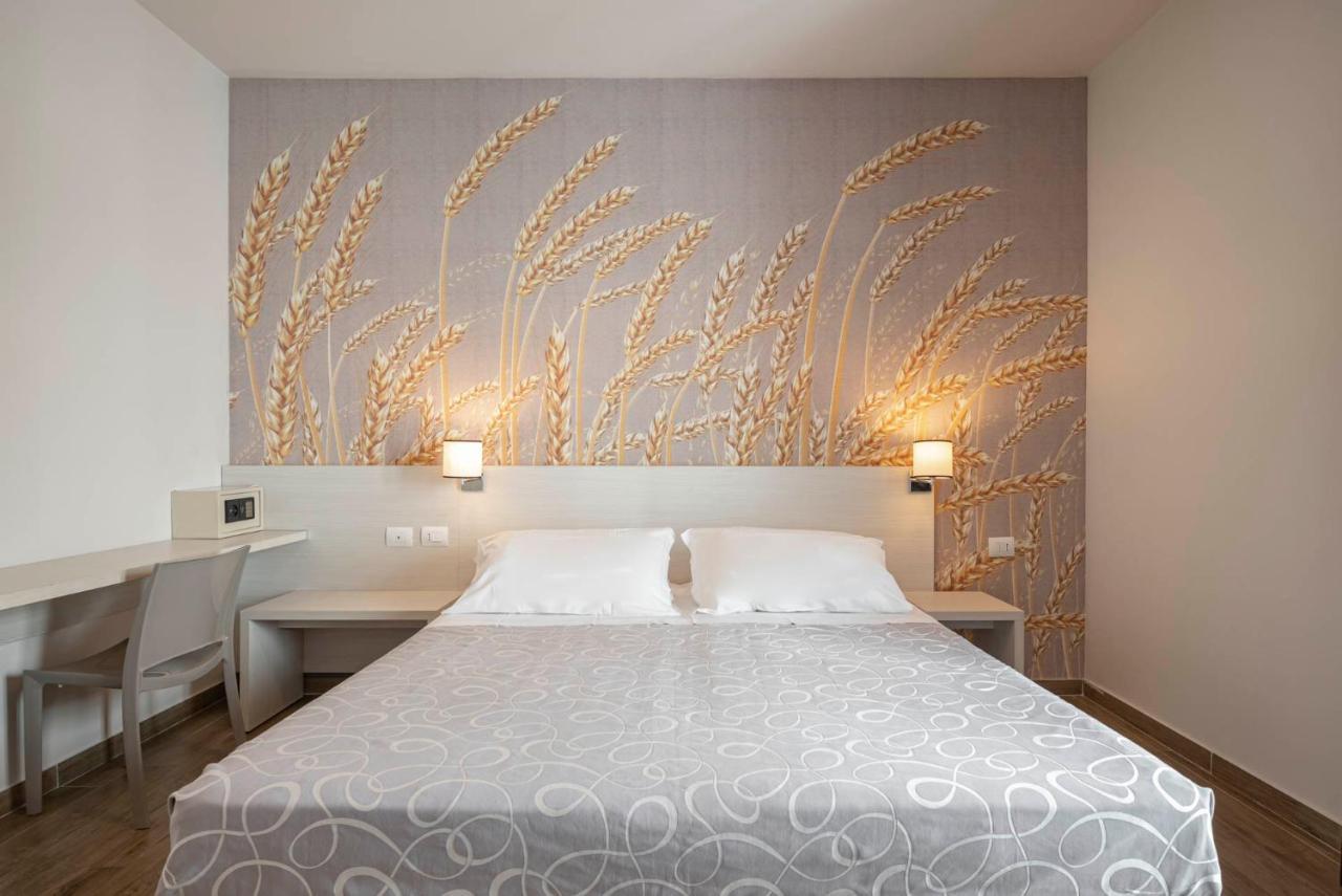 Hotel La Pineta Фоллоника Экстерьер фото