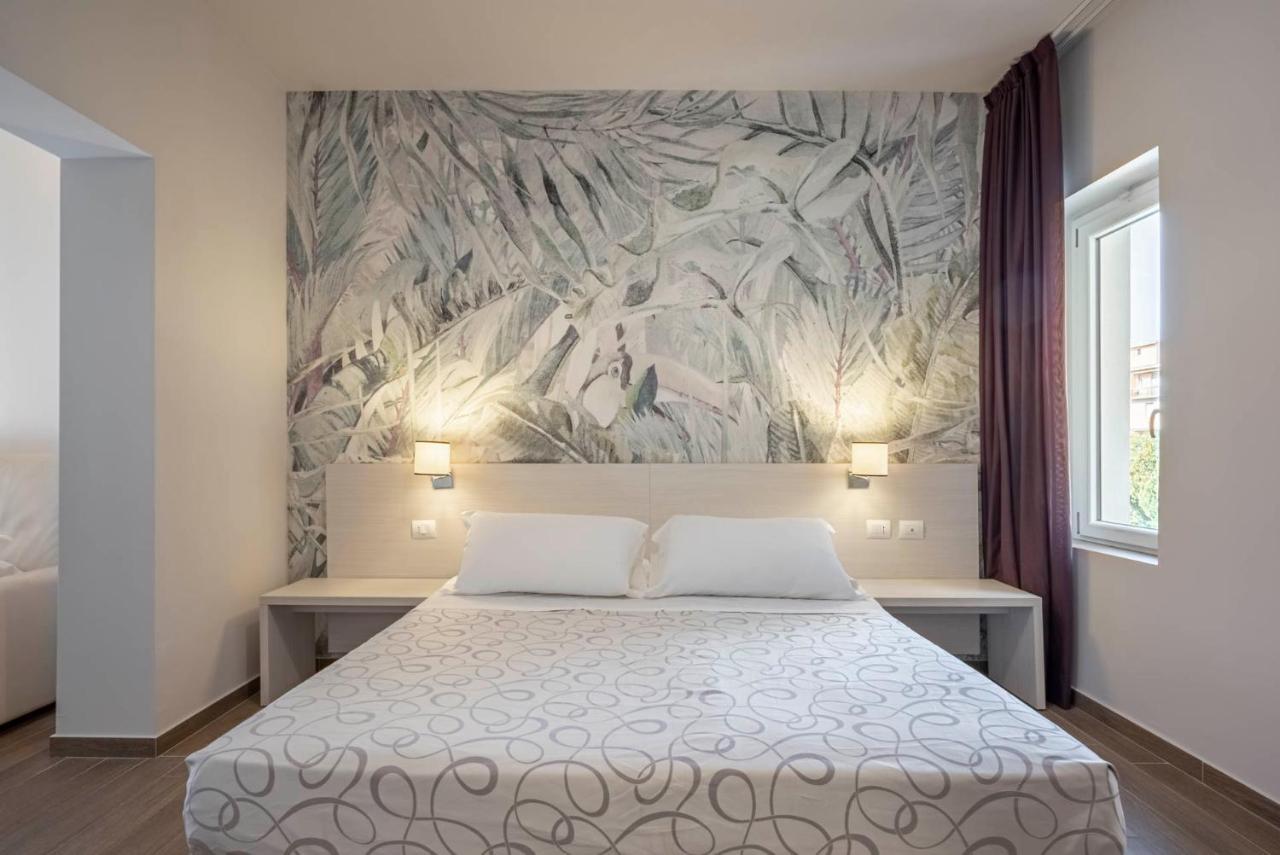 Hotel La Pineta Фоллоника Экстерьер фото