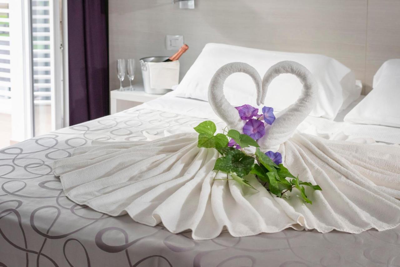 Hotel La Pineta Фоллоника Экстерьер фото