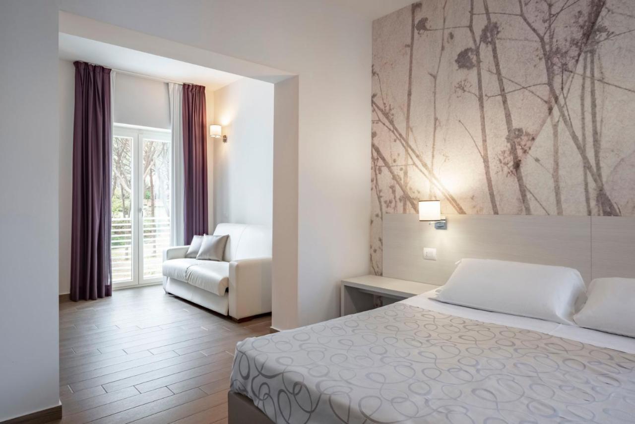 Hotel La Pineta Фоллоника Экстерьер фото