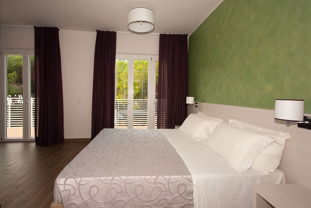 Hotel La Pineta Фоллоника Экстерьер фото