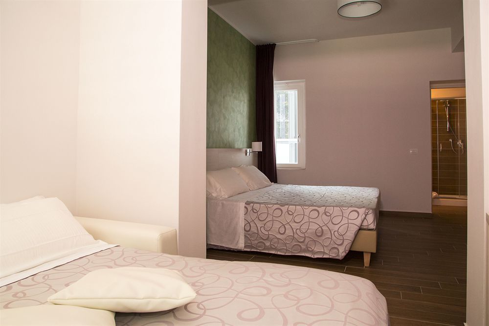 Hotel La Pineta Фоллоника Экстерьер фото