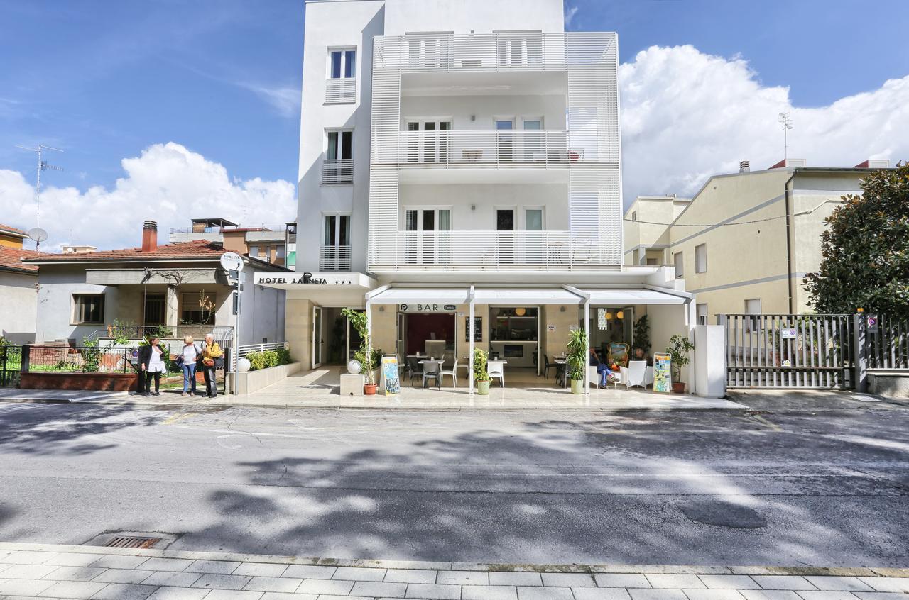 Hotel La Pineta Фоллоника Экстерьер фото
