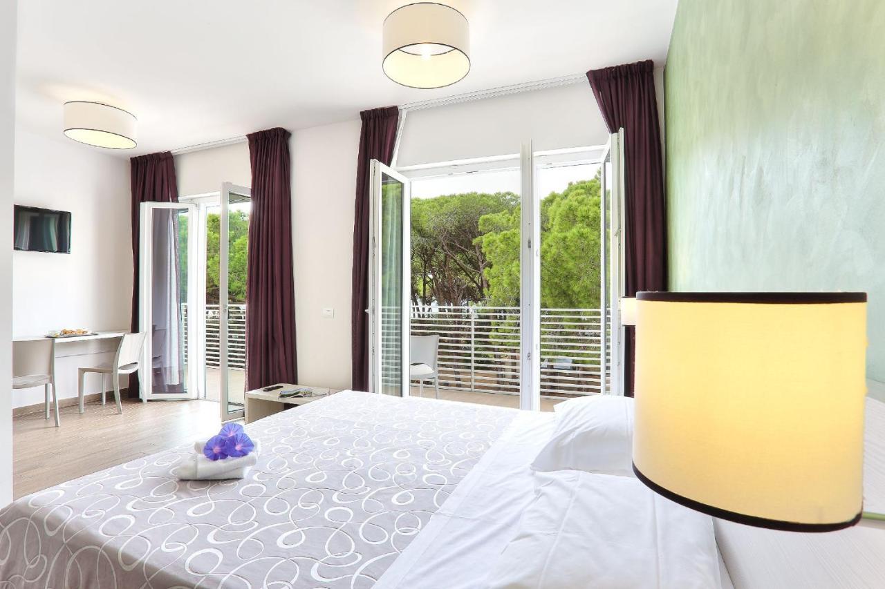 Hotel La Pineta Фоллоника Экстерьер фото